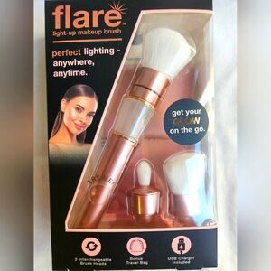 Flare Rechargeable Light-up Makeup Brush Glow on the go